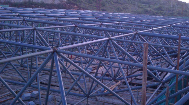 乐陵概述网架加工中对钢材的质量的过细恳求